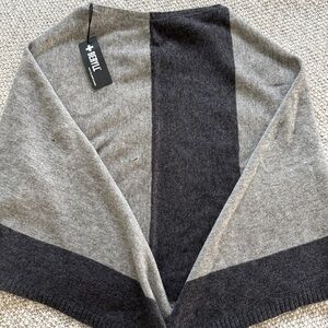 Beryll Two-Tone Grey Women’s 100% Cashmere Poncho Wrap